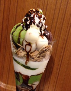 チョコソースパフェ